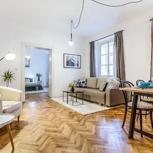 Old Town 2 Bdr Apartment, Free Coffee Apartment Prague